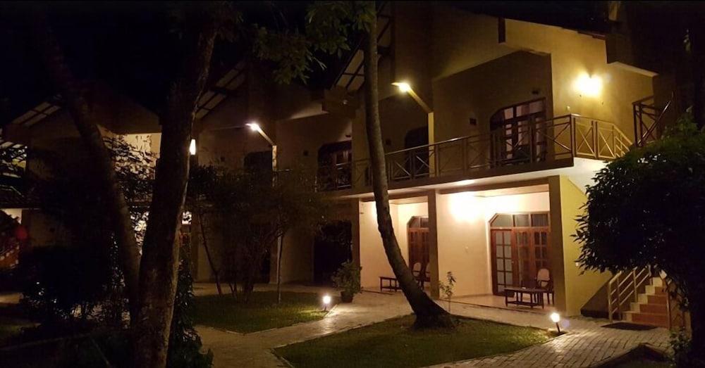 Pelwehera Village Resort Dambulla Exterior foto